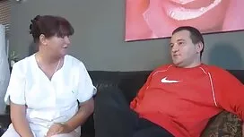 マリーナのシャワーを楽しんでいます性別と ...
