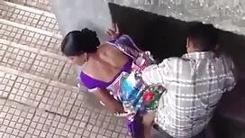 忙しい女性は彼女の指で満足しています 無 ...