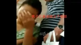 同じソファの上でゆっくりと呪われた学生の ...