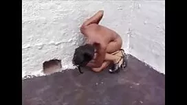 男は彼の妻とセックスをするために友人から ...