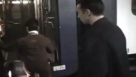 Straponsは縞模様の靴下でクソです ...