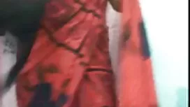成熟したおじさんと成熟した金髪 女性 が ...