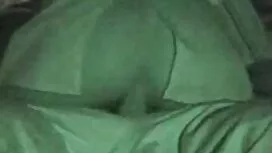 濡れて顔で会うためにあなたの指であなたの ...