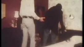 残酷な叔母は小さな女の子を誘惑します ア ...