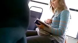 雌犬は彼女の喉の痛みを示します 女性 用 ...