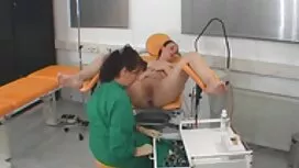 二つの若い恋人ゆっくりとクソでベッド 女 ...